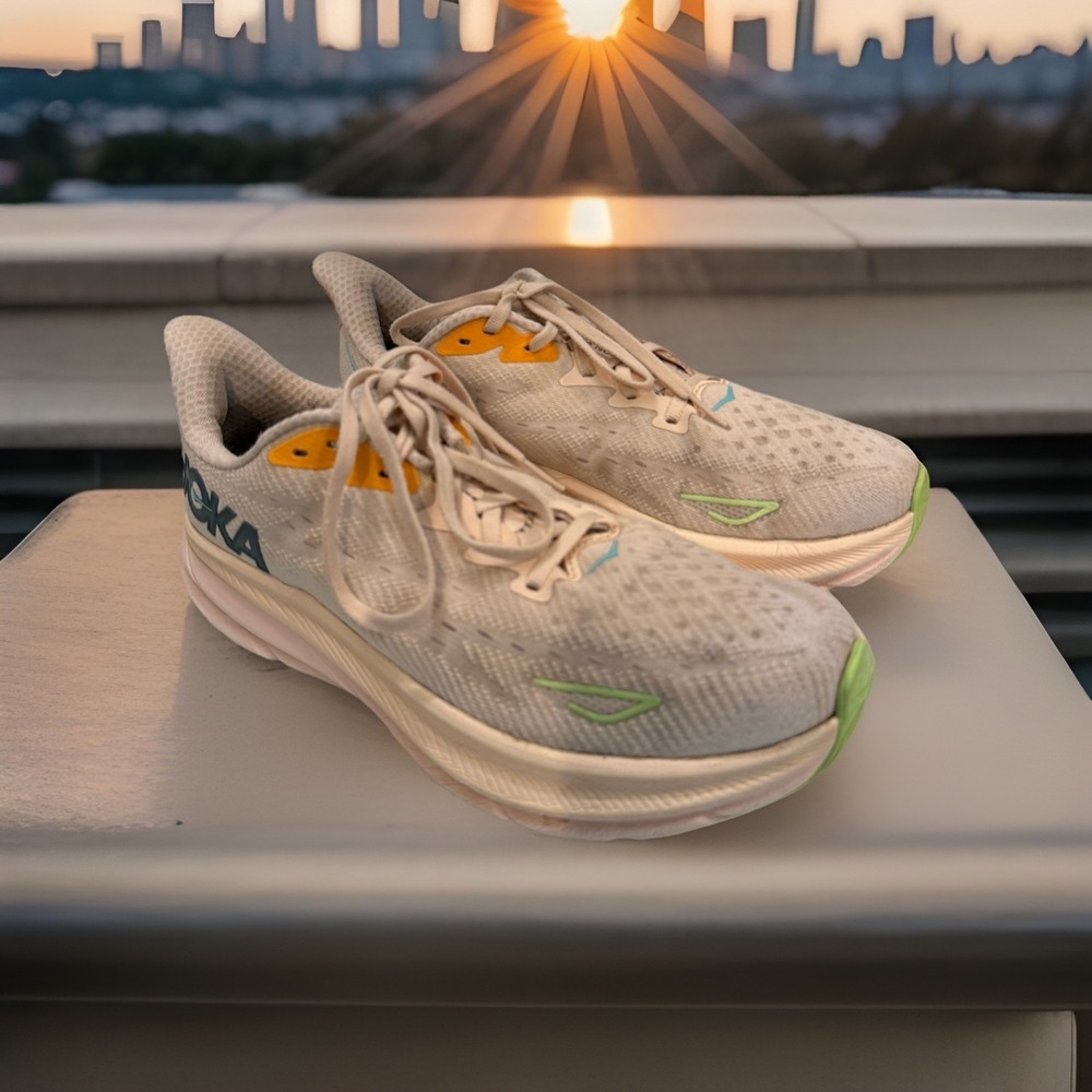 Hoka One One Clifton 9 Vanilla Astral Women's Size 9.5B.